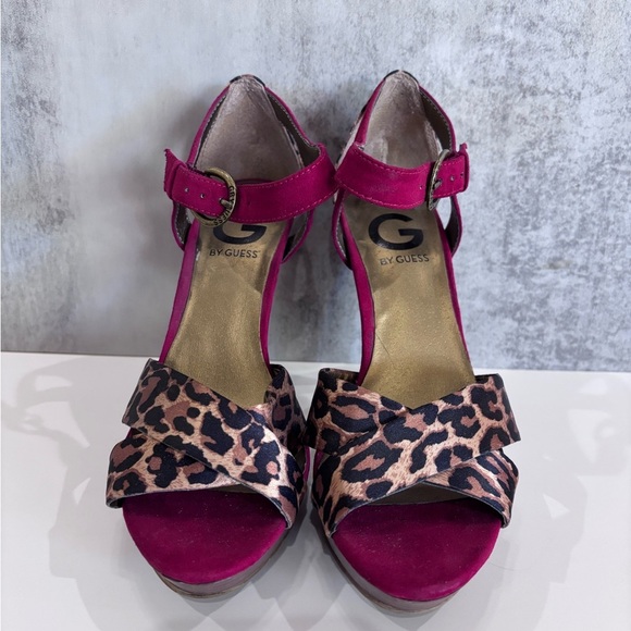 G by Guess Open Toe Red Suede and Leopard Print Heels Gold Buckle Size 6 - Picture 2 of 8